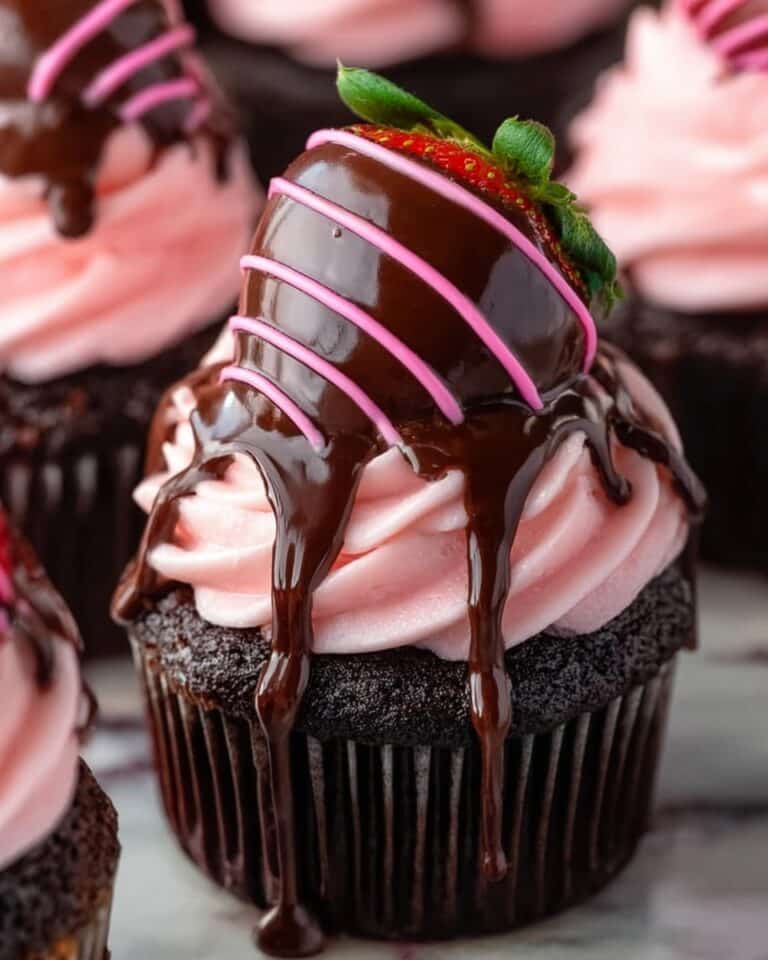 Chocolate Covered Strawberry Cupcakes Recipe